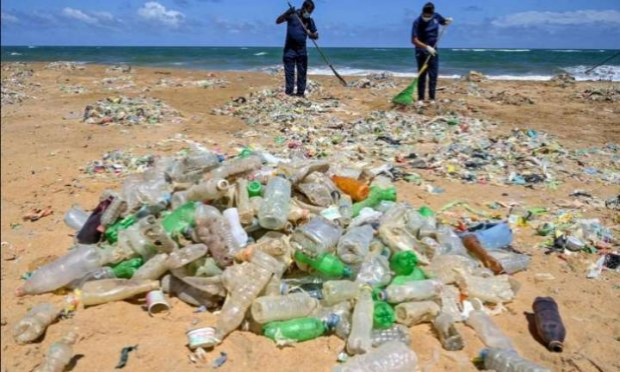 Stop aux emballages plastiques qui polluent les océans, l'air, les sols. Il faut y mettre fin, MAINTENANT