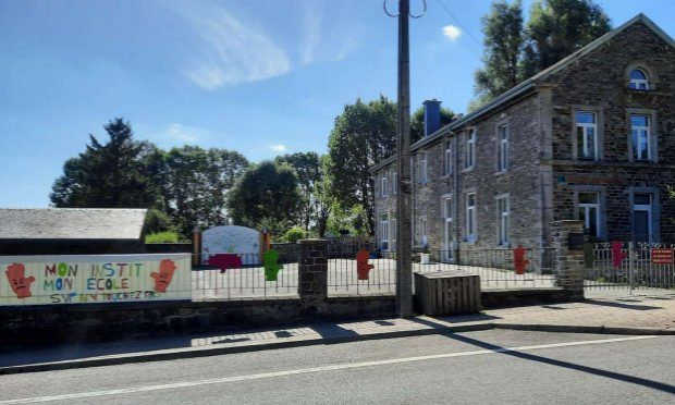 Petition : Non à la mutation de notre institutrice maternelle Madame Javaux en poste à l'école de Remagne depuis 34 ans .