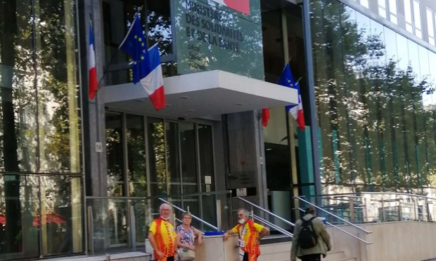 Pétition : Non à la substitution du traitement thérapeutique pour la maladie de Parkinson