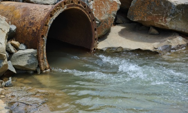 Stop à la pollution des rivières par Véolia (distributeur d'eau potable !)