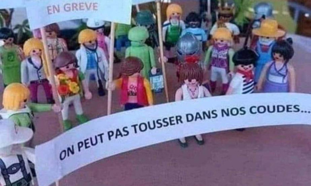 Nous allons donner des coudes aux playmobil durant cette lourde p&eacute;riode de covid-19 ,les pauvres ne peuvent pas tousser