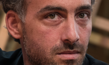 Pour que Raphaël Glucksmann remplace les animaux dans les laboratoires.