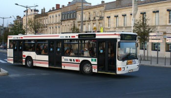 Les riverains mobilisés contre une déviation de bus arbitraire à Bordeaux !