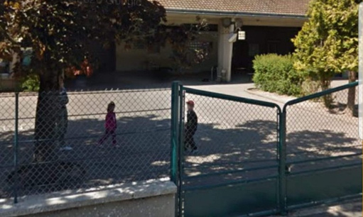 Adapter un lieux de stationnement &eacute;cole de ch&eacute;zy sur marne