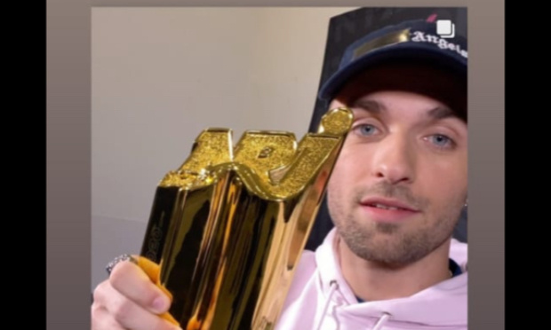 COMMENT CA SQUEEZIE GAGNE UN NRJ MUSIC AWARDS ???