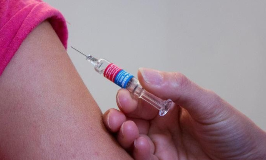 Pour une campagne de vaccination massive et rapide, pour que la vie reprenne son cours normal.