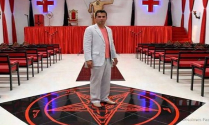 Pétition afin de protester contre le projet d'ouvrir une église sataniste en France