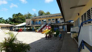 Contre les nouveaux horaires imposés par la Mairie de Cayenne et le rectorat : nous voulons des horaires pertinents pour nos petits !