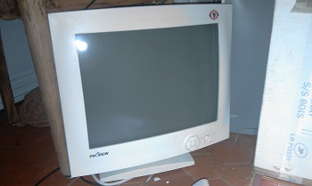 Pour le retour des écrans à tubes cathodiques et autres technologies (néons)