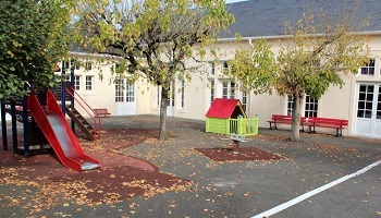 Non à la fermeture de l'école maternelle du centre d'Orthez !