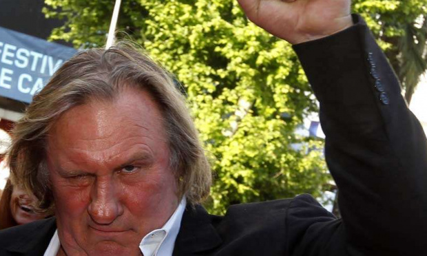 Je souhaite qu'il y ait de nouvelles saison de "&Agrave; pleines dents" avec G&eacute;rard Depardieu.