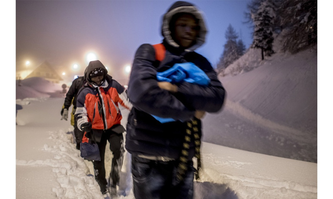 Des personnes exilées risquent leur vie chaque jour et chaque nuit. Nous avons besoin de vous !