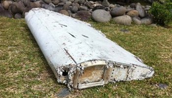 Une reconnaissance financière pour son aide à la découverte des débris du Boeing.