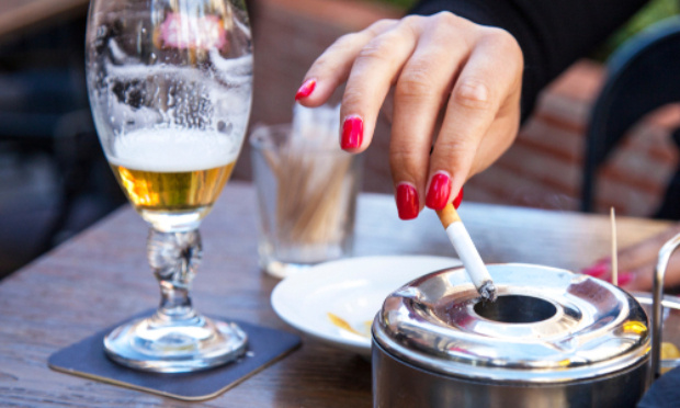 Interdire toutes formes de cigarette dans les restaurants et terrasses