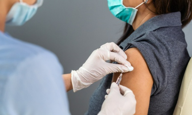 Vaccination covid obligatoire pour les policiers, gendarmes, députés et hommes politiques