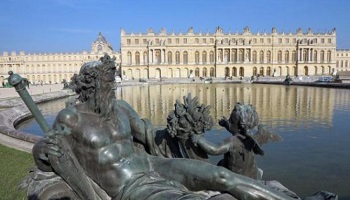 Non à la création d'hôtels dans le château de Versailles