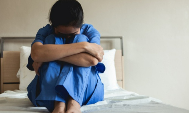 Qu'il n'y est plus jamais de recours aux électrochocs dans les cliniques et hôpitaux psychiatriques et dans les cabinets libéraux de médecins psychiatres