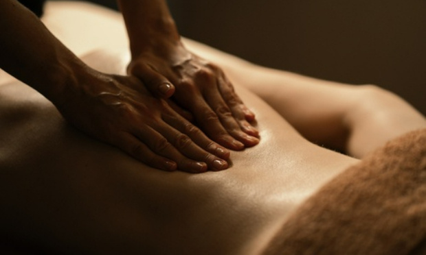 Condamner la pratique illégale de massage