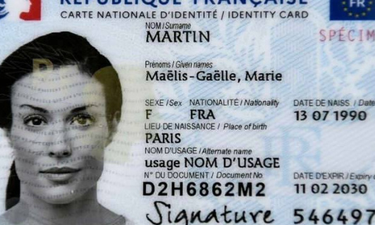 Non aux mots anglais sur les nouvelles cartes d'identité française