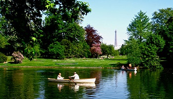 Non au camp de migrants dans le Bois de Boulogne à Paris 75016