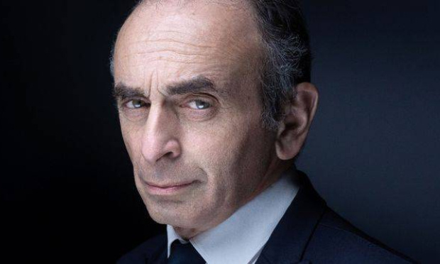 On souhaite ajouter le mot "zemmour" au scrabble