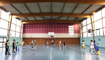 Le chauffage dans le gymnase de la commune