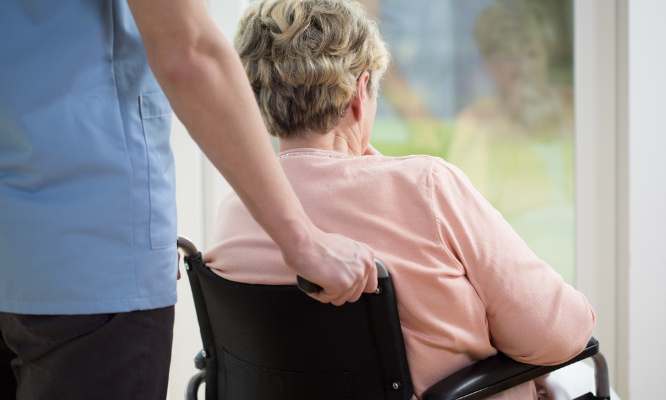 Stop aux abus des tutelles/curatelles au sein des EHPAD !