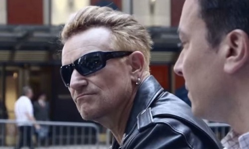 Bono en blond, ce n'est plus possible !