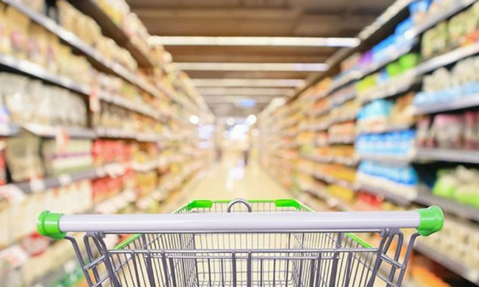 Concurrence au supermarché local afin d'augmenter le pouvoir d'achat des locaux