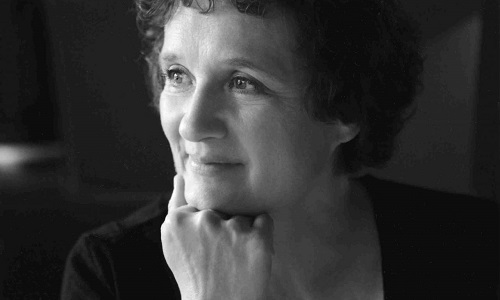 Que Corine, la bassiste, réintègre le groupe !