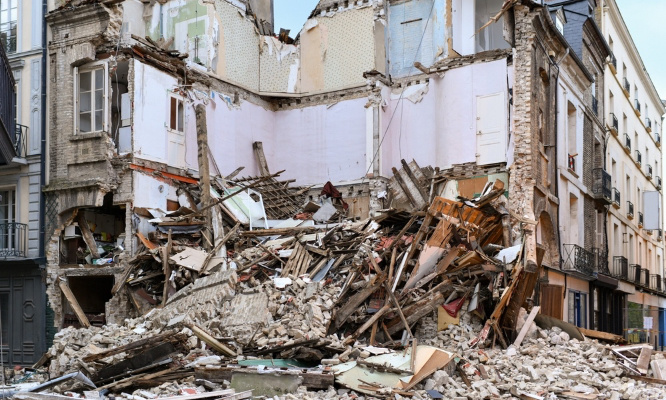 Effondrement des immeubles : pour des contrôles réguliers des bâtiments en France !
