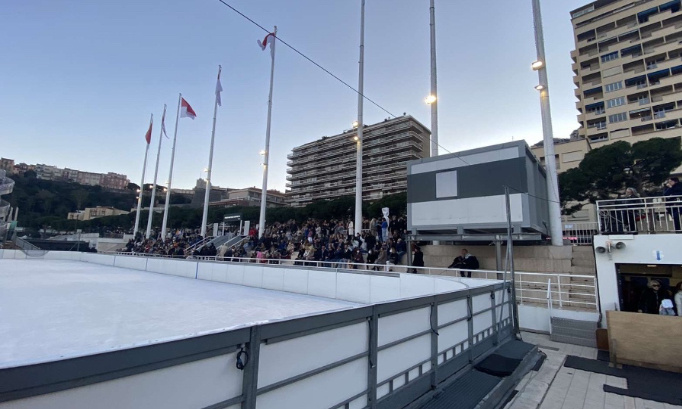Réinstallation de la patinoire à Monaco !