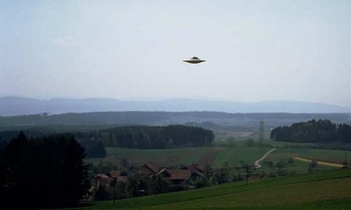 Déclassification des documents concernant les OVNIS