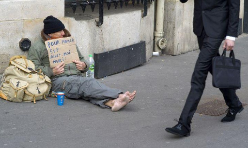 donner de l'argent au sdf