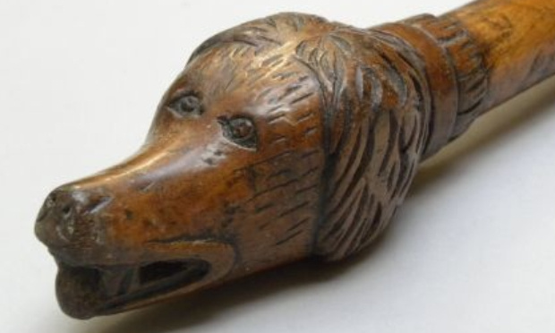 RAMACER LES CROTTES DE VOTRE CHIEN DE MERDE QUI PUE LA MORT