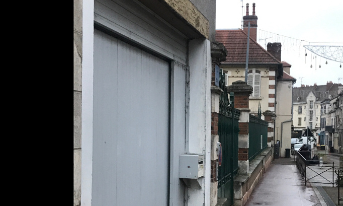 Non à la fermeture de classe à Jean Zay AUXERRE