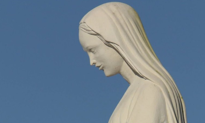 TOUCHE PAS À MA STATUE C'EST NOTRE HISTOIRE ET NOTRE CROYANCE????????SIGNEZ LA PÉTITION SVP C'EST TRÈS URGENT !!