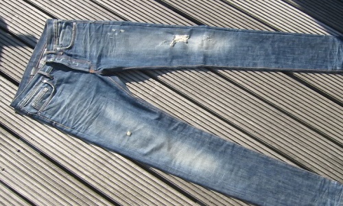 La fin de fabrication et de vente de jeans délavés