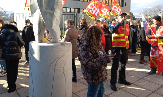 Soutien à notre collègue licenciée injustement pour faute grave, nous demandons sa réintégration