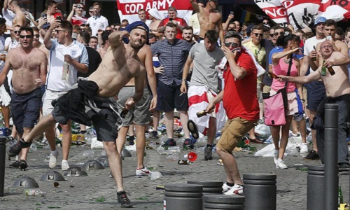 Exclusion de l'équipe d'Angleterre et des équipes dont les supporters sont violents !