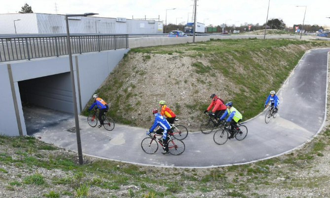 Pour des tunnels ou passerelles vélos et piétons dans le pays de Gex