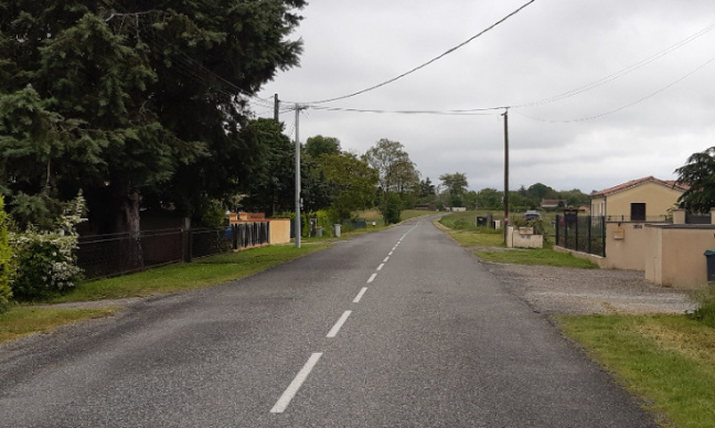 Limitation de la vitesse routière excessive, dans une zone d'habitations