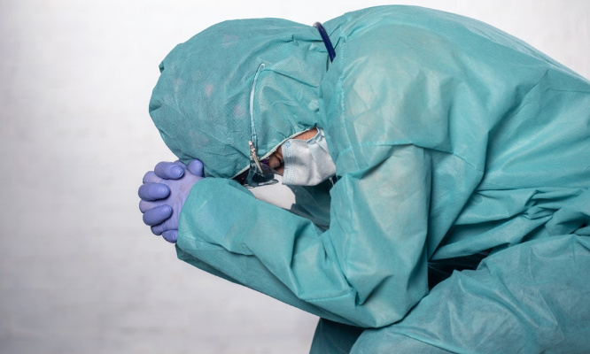 URGENT : Soutien aux suspendus, la lutte continue pour l'abrogation de la loi du 5 août 2021 !