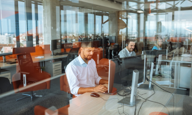 Non aux open-spaces à Pôle emploi et autres institutions, oui à la confidentialité !