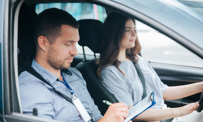 Non au passage du permis à 17 ans !