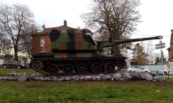 Pour faire repeindre le char du lieu-dit "l'Octroi" par Banksy