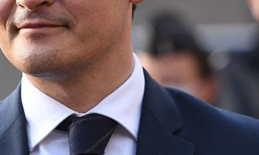 Nous citoyens, acceptons la démission du ministre Darmanin.