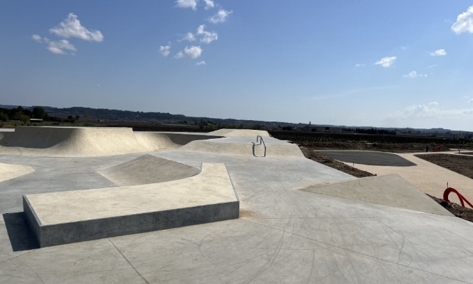 Pour un pour un skatepark couvert à la Suze sur Sarthe!