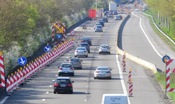 Contre le 70km/h permanent dans les travaux de la E411