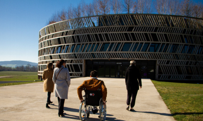 Pour un tourisme et des JO de qualité et accessibles aux personnes handicapées !